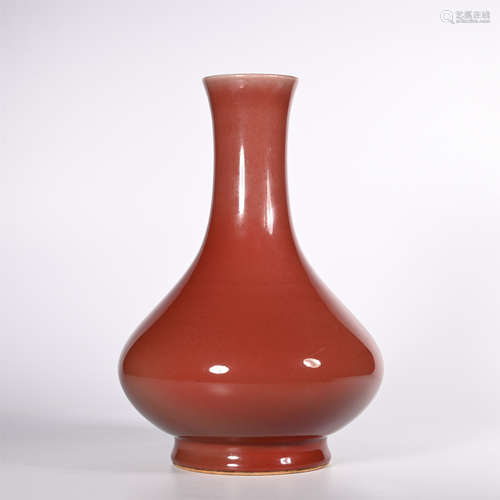 Red glazed bottle in Qianlong period of Qing Dynasty