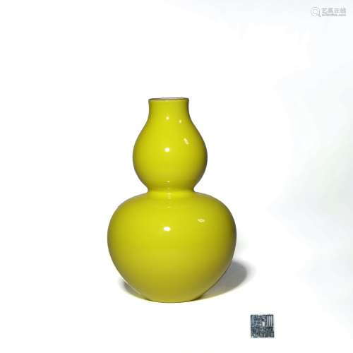 A Yellow Glaze Porcelain Gourd-shaped Zun