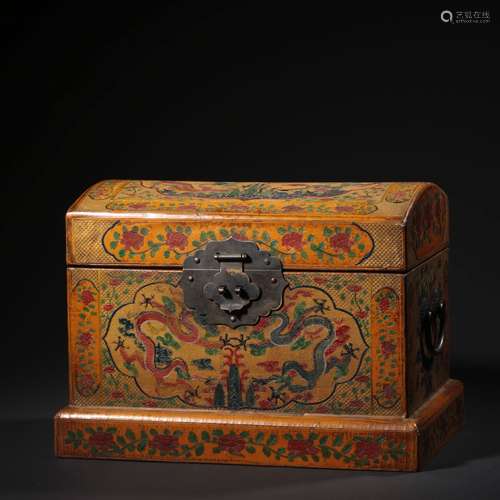 A Lacquerwork Floral Gilt-inlaid Jewels Case