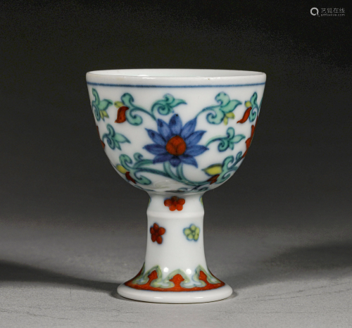 A CHINESE VINTAGE HIGH FOOT PORCELAIN CUP