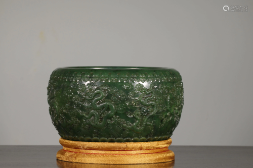 A CHINESE VINTAGE GREEN JADE BRUSH WASHER