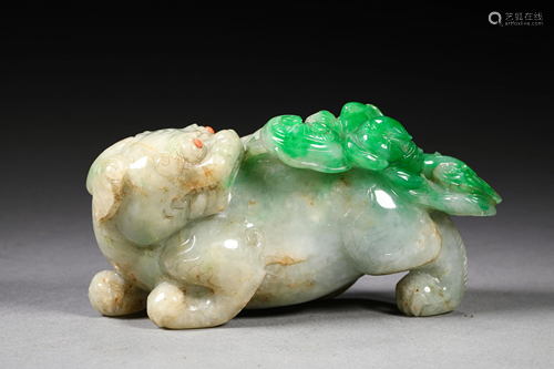 A CHINESE VINTAGE JADEITE MYTHICAL BEAST FIGURINE