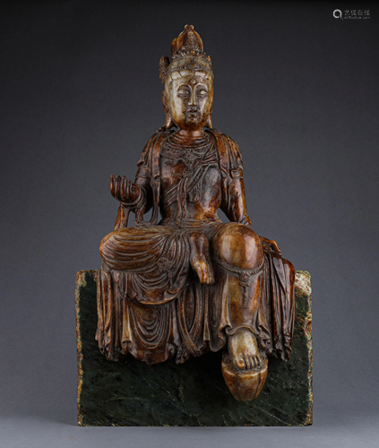 A CHINESE VINTAGE JADE BUDDHA STATUE