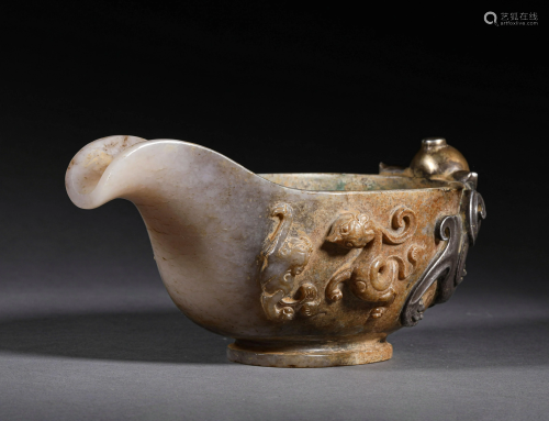 A CHINESE VINTAGE JADE CUP.