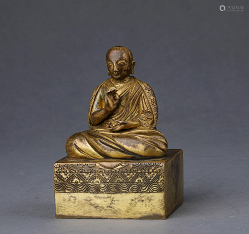 A CHINESE VINTAGE GILT BRONZE BUDDHA STATUE