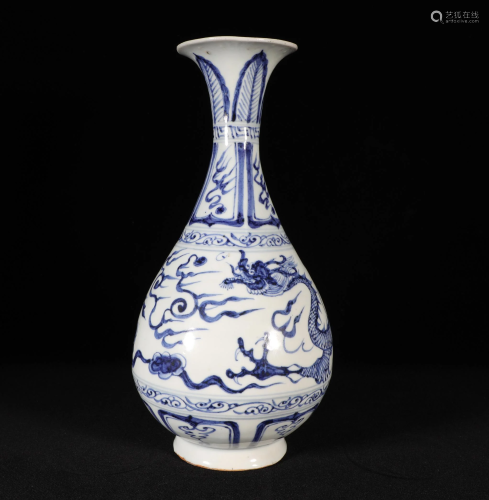 A BLUE-AND-WHITE GLAZE PORCELAIN VASE