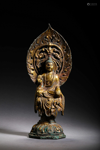 A CHINESE VINTAGE GILT BRONZE BUDDHA STATUE