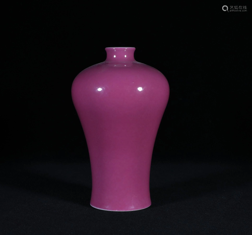 A RED GLAZED QIANLONG MARK PORCELAIN PLUM VASE