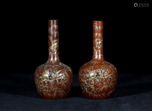 A PAIR OF SKY BALL PORCELAIN VASES