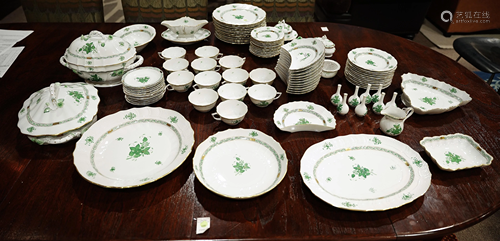 (lot of approx 95) A Herend Chinese Bouquet table