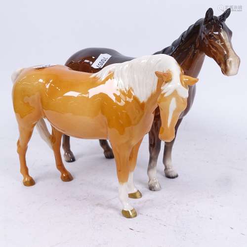 2 Beswick porcelain horse figures, largest length 23cm (2)