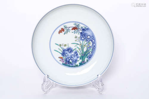 Qing Dynasty Yongzheng Doucai Flower Pattern Plate