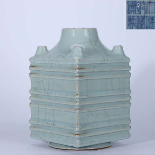 Qing Dynasty Qianlong Celadon-glazed Cong-style Vase