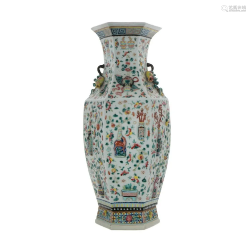 A CHINESE FAMILLE ROSE HEXAGON VASE