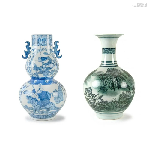 BLUE AND WHITE DOUBLE GOURD VASE