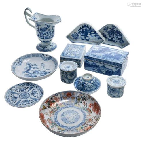 GROUP OF TWELVE CHINESE PORCELAIN PIECES