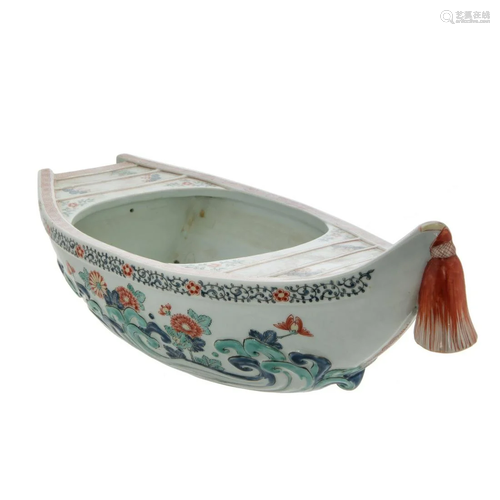 CHINESE IMARI PORCELAIN BOAT DISH