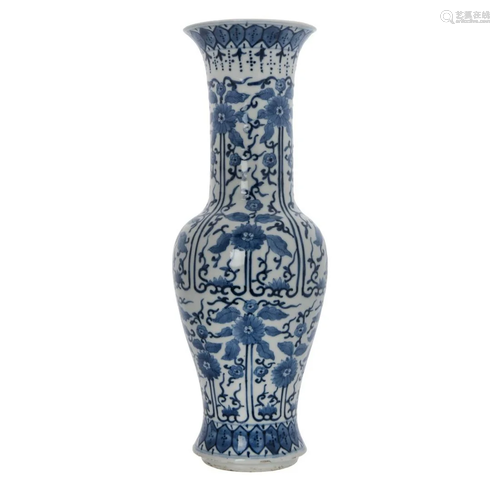 CHINESE BLUE AND WHITE PHOENIX VASE