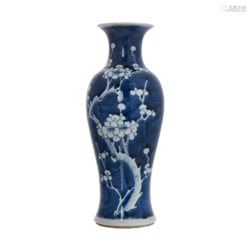 BLUE AND WHITE BLOSSOM VASE