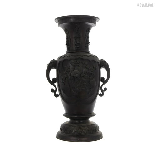 A JAPANESE BRONZE CRANE VASE