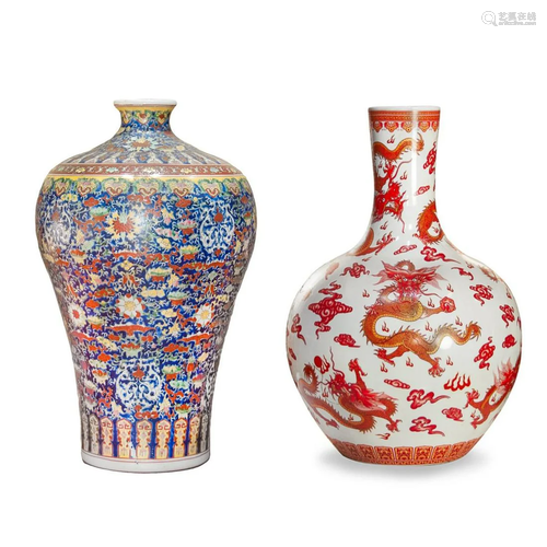 PAIR OF CHINESE PORCELAIN VASES