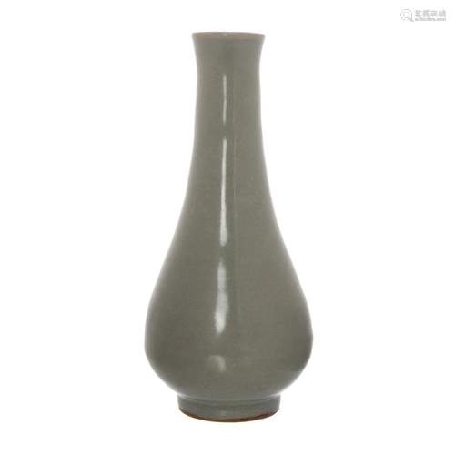 A SONG STYLE CELADON GLAZED BOTTLE VASE