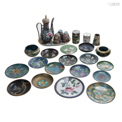 GROUP OF TWENTY EIGHT ENAMELED & CLOISONNED ITEMS