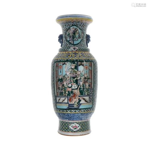 A CHINESE FAMILLE VERTE PORCELAIN VASE