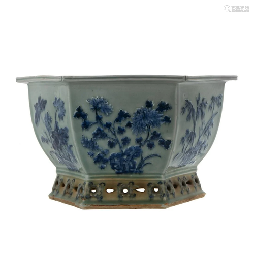 CHINESE CELADON BLUE AND WHITE HEXAGONAL PLANTER