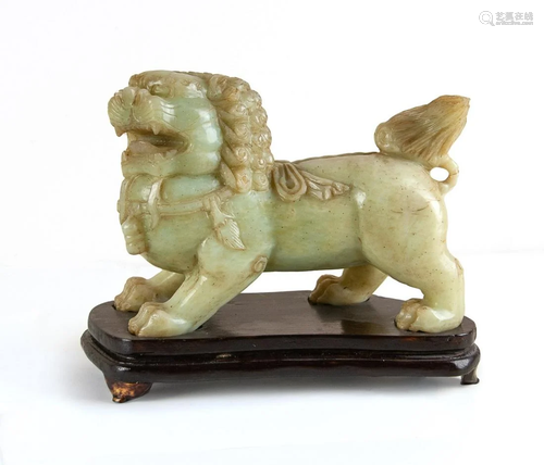 CARVED JADE FIGURE OF FOO LION WITH WOOD STAND