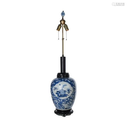 BLUE AND WHITE BLOSSOM PATTERN PORCELAIN LAMP