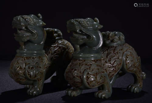 PAIR OF HETIAN JASPER BEAST SHAPED CENSER