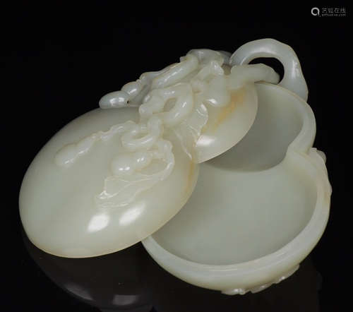 HETIAN JADE CARVED AUSPICIOUS BOX