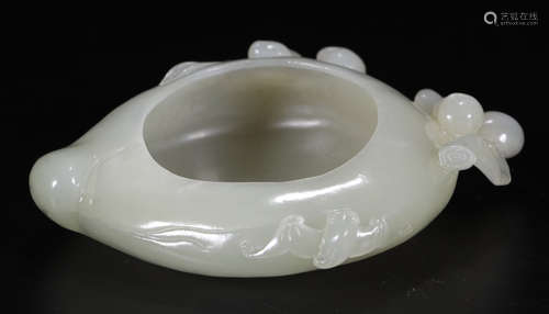 HETIAN JADE CARVED BRUSH WASHER