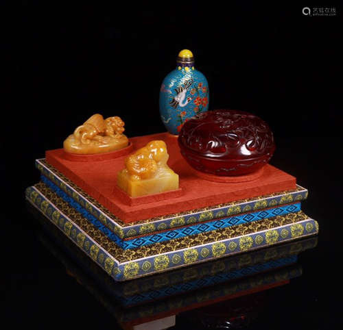 SET OF TIANHUANG STONE SEAL&SNUFF BOTTLE