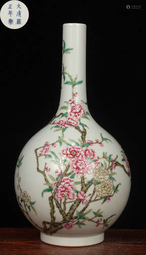 FAMILLE ROSE GLAZE VASE WITH FLORAL PATTERN