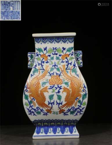 Overseas Backflow During the Republican Period. Gold-traced Vase with Double Ears ,Hand-painted Phenix and  Interlocking Flowers in Contrasting Colour and Qianlong Reign Mark