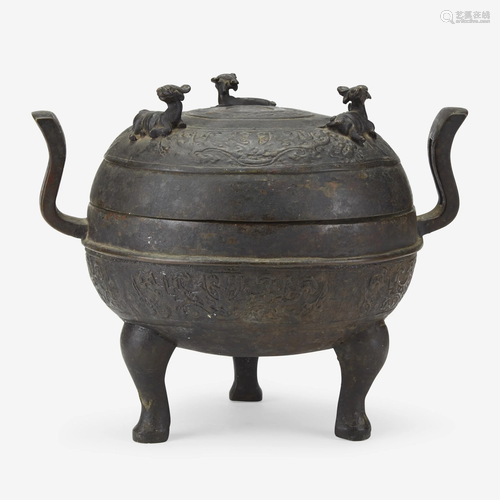 A Chinese patinated bronze archaistic vessel and cover,