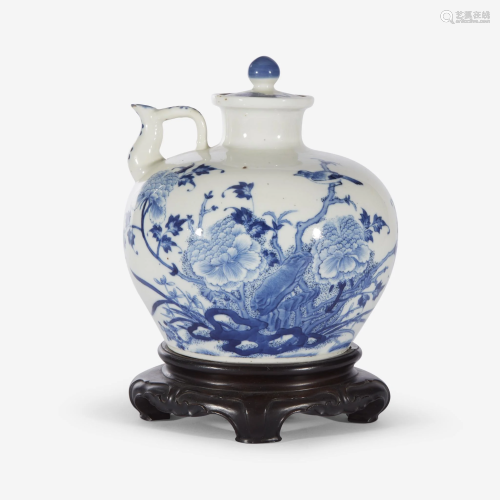 A Chinese blue and white porcelain globular ewer and