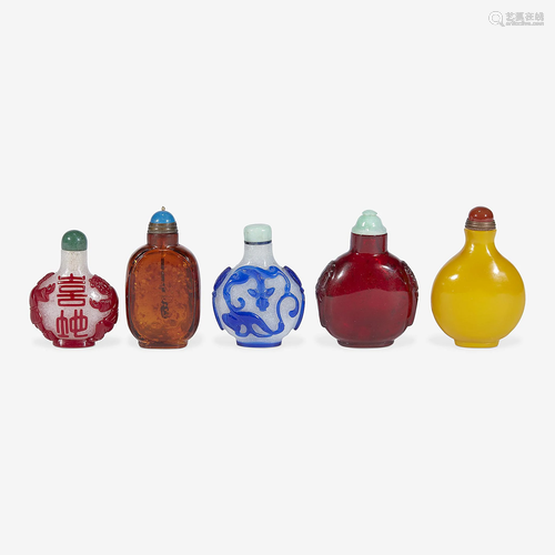 Five assorted Chinese glass snuff bottles,