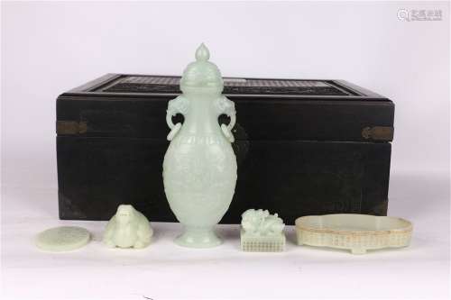 Hetian Jade Ornaments with Box ,Qing Dynasty