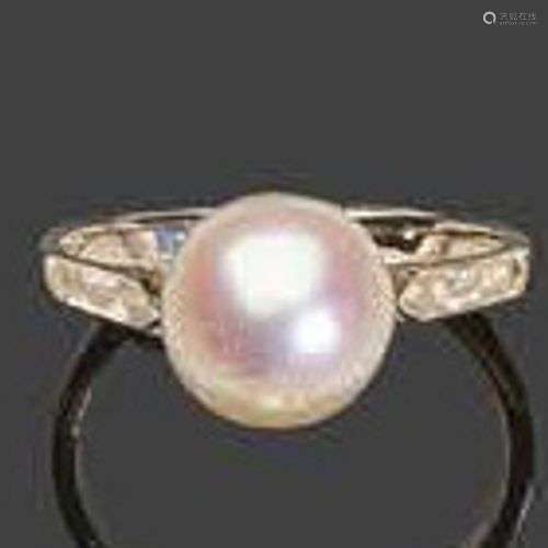 Bague en or blanc, sertie d'une perle de culture P…