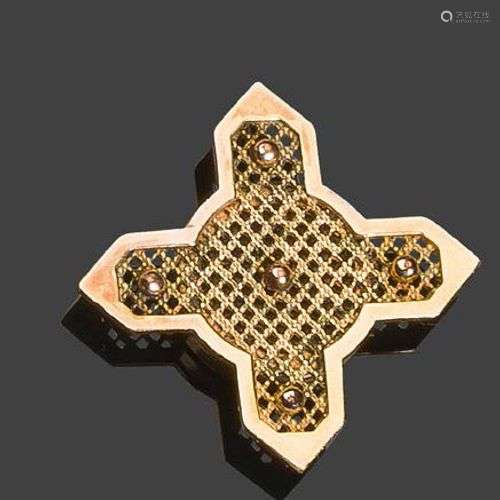 Pendentif en or jaune 750°/°° en forme de croix se…