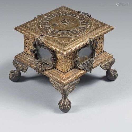 Pendule de table carrée en bronze doré et bronze a…