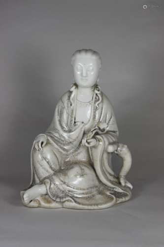 Blanc de Chine Figur, Guanyin, China, Porzellan, sitzend, innen Hohl. H.: 18,5 cm. Altersbedingter