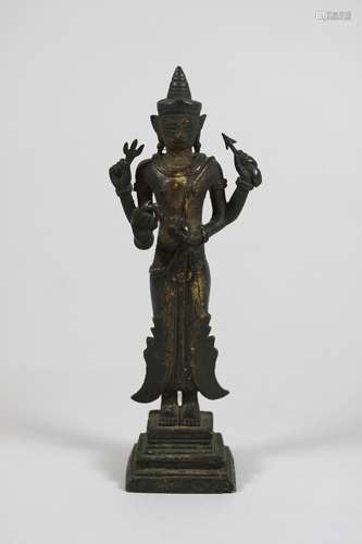 Antike Khmer Stil Figur eines Vishnu, Cambodia, Bronze, steht auf einer Plinthe und hält ein Pfeil