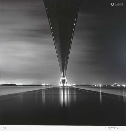 Arkadius Zagrabski (deutsch, 1959), Pont de Normandie at Night, Frankreich, 2010, Fotografie, sig.