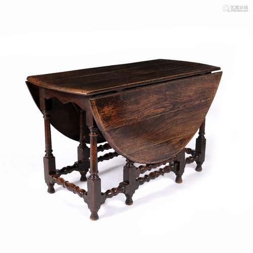 Large oak gateleg table 18th Century, with bobbin-turned supports, 130cm x 160cm x 74cm high