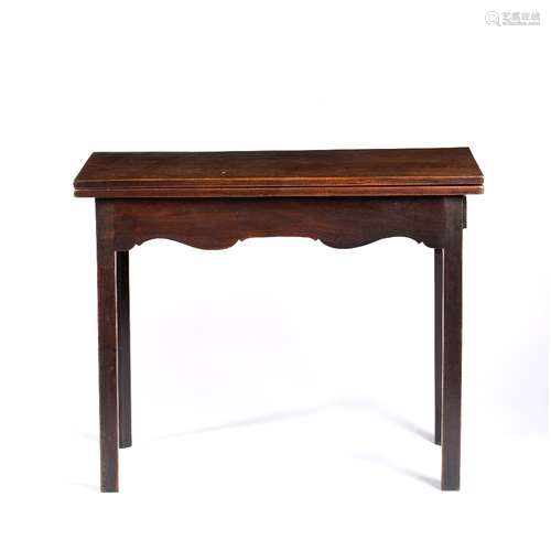 Mahogany tea table George III, with shaped frieze, 91cm across, 44.5cm, 75cm high