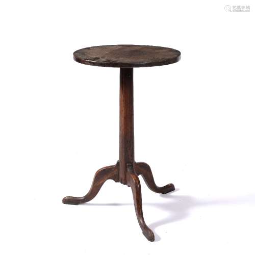 Oak tripod table 18th Century, 42cm wide, 68cm high